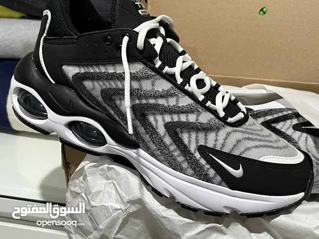New nike shoes original size 44شوز نايك اصلي مقاس 44 جديد