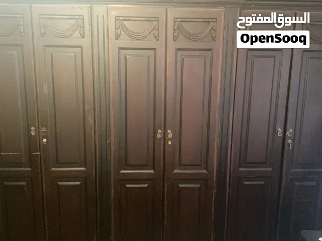 خزانة 3 درف مع وحدة ادراج ومراي بحالة ممتازة