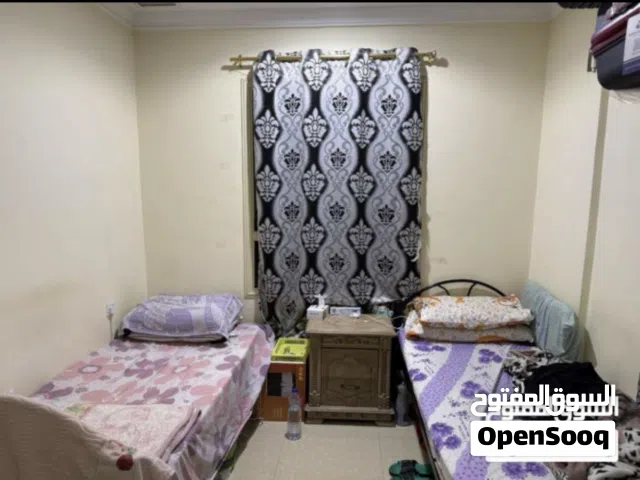 مطلوب فرد لمشاركة سكن مؤقت لمدة شهرين 7 و 8