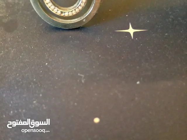 خاتم من ماركة DKNY اصدار محدود لون فضي من محلات DKNY