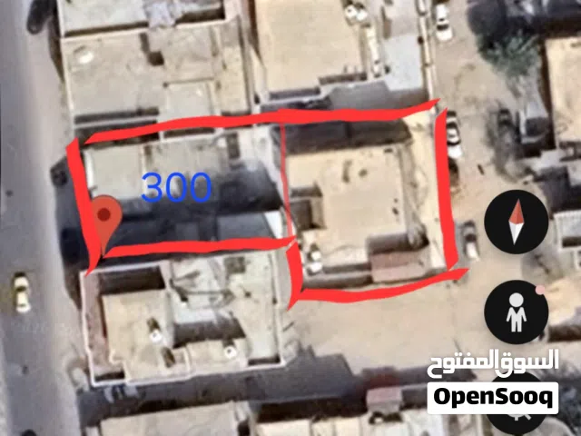 ارض تجارية 300 متر على رئيسي حي دمشق منطقة غنية عن التعريف .فرصه استثمارية
