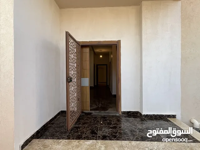 فيلا عين زارة الجدادعه  5 غرف تعديل السعر