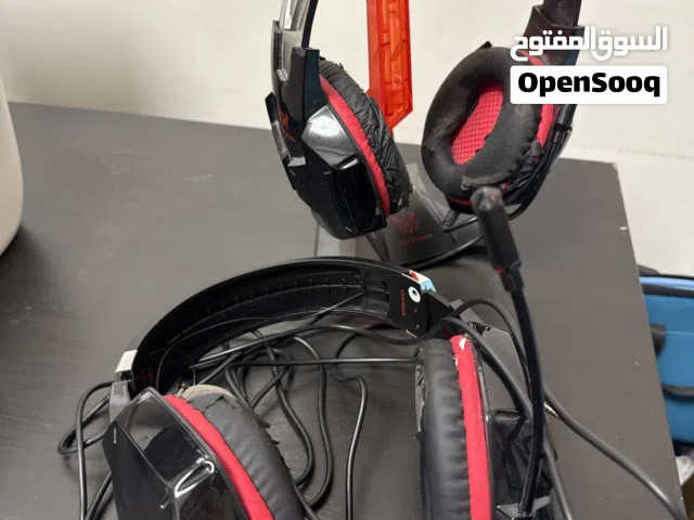 Onikuma Headset Holder + 2 Headsets
