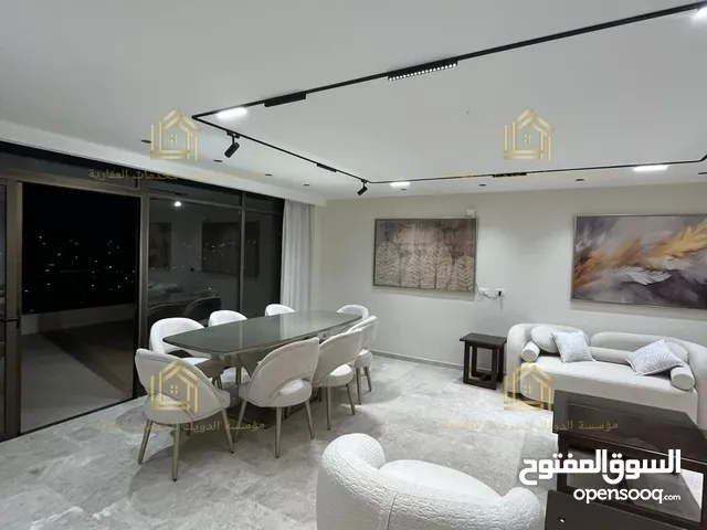 شقة مفروشة فاخرة ثالث مع روف جديد لم يسكن أرقى واجمل مناطق عبدون