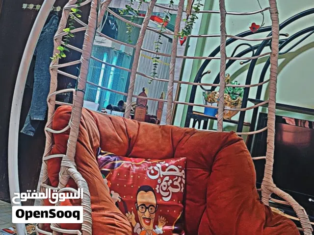 مرجيحة عش البلبل ملكية بتصميم حلو ومرتب شامل الفرش والزينة (اقرأ الوصف)  حجم كبير السعر حرق 50د ....