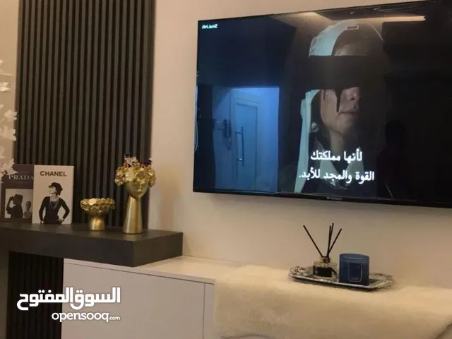 للبيع طاولة تلفزيون بحالة ممتازة استخدام جم شهر   للتواصل :