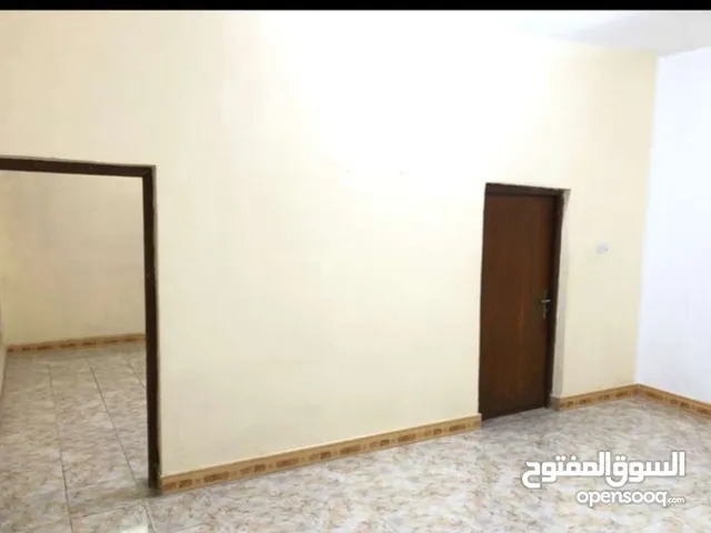 شقة حديثة سكنية للإيجار في حي الخليج تؤجر للعوائل الصغيرة فقط