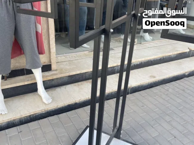 ستاند سداسي لي البيع