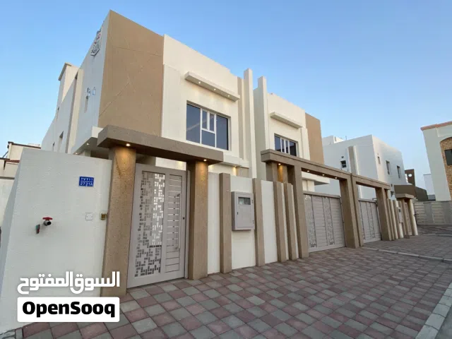 فله للبيع في المعبيلة الجنوبية  بشارع النزهة بقرب جامع عزان بن قيس  البوسعيدي