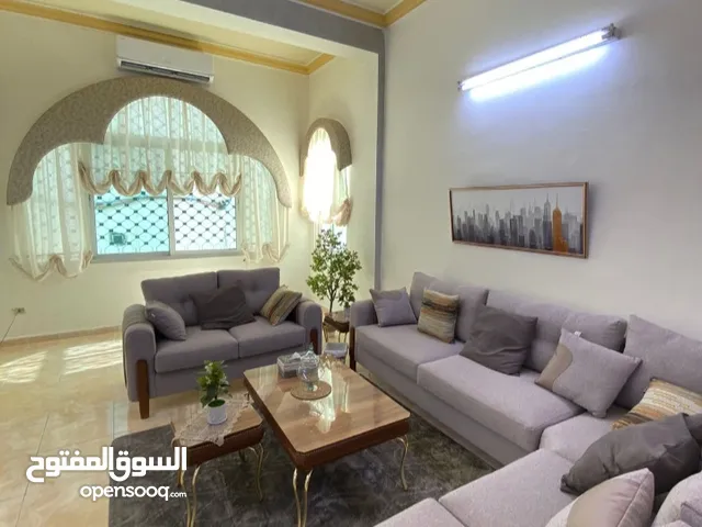 Spacious furnished apartment in Jabal alweibdeh