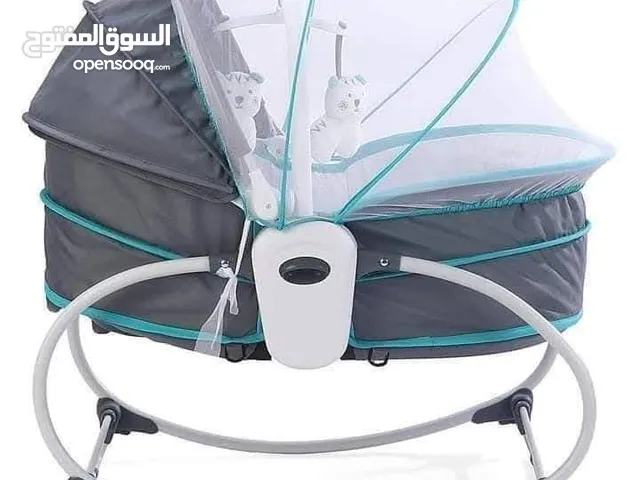 تخت اطفال مع هزاز وموسيقى