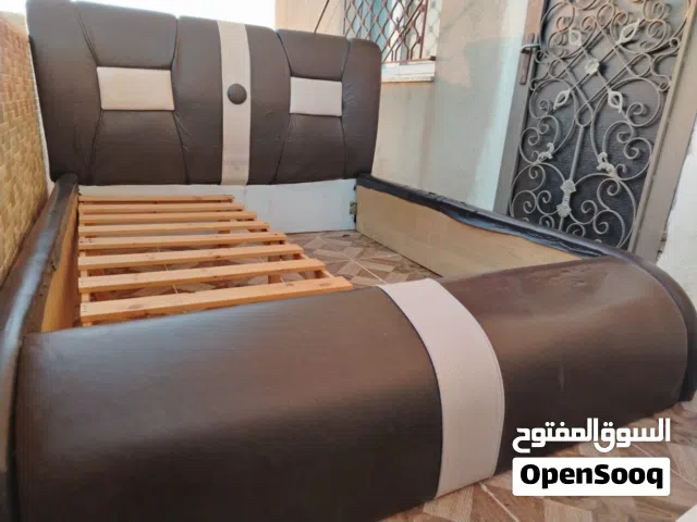 سرير مجوز للبيع
