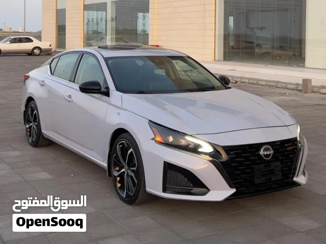 2023 نيسان التيما SR