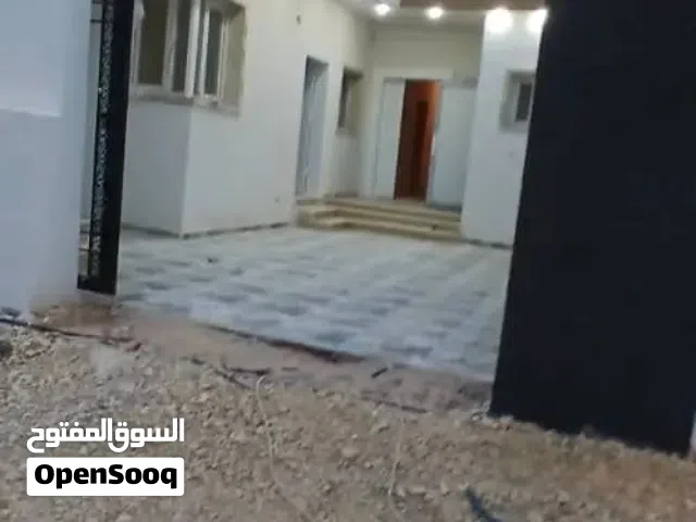 منزل بسعر مغري عين زارة الابيار