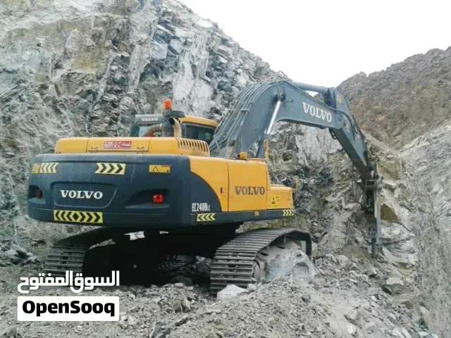 للإيجار حفارات بعقود شهرية حجم 240-350