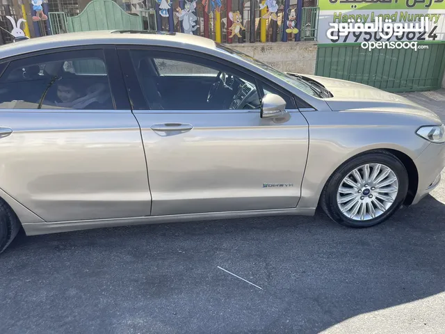 2016 ford fusion hybrid se