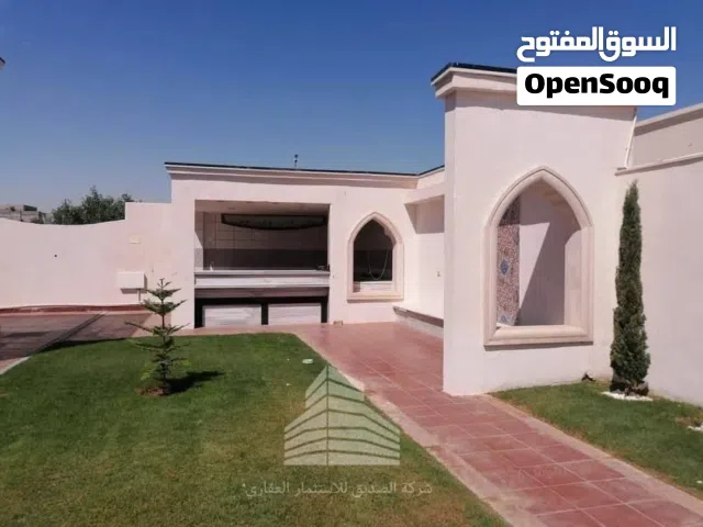 عرض حصري: مجمع سكني وإداري متكامل للبيع (فيلا سكنية فاخرة + مقر شركة مستقل + مرافق خدمية)