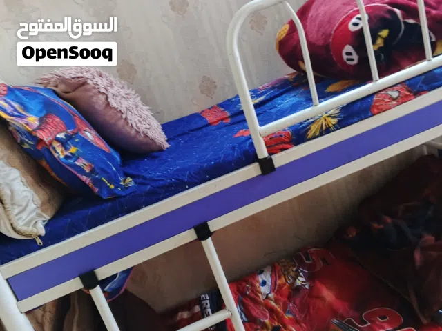 طابقين لون ازرق وابيض هنه والدوشك جديدات وقويات جدا السعر   125 وبيها مجال الشراي