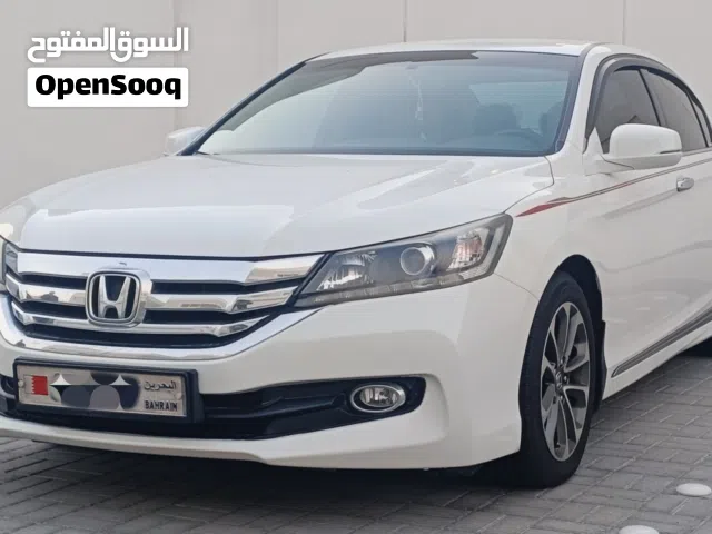 2015 هوندا اكورد Standard