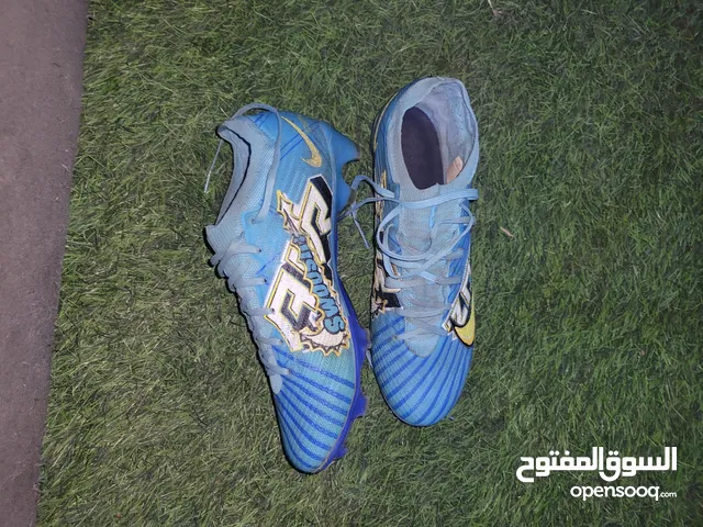 41.5 Sport Shoes in Al Ain