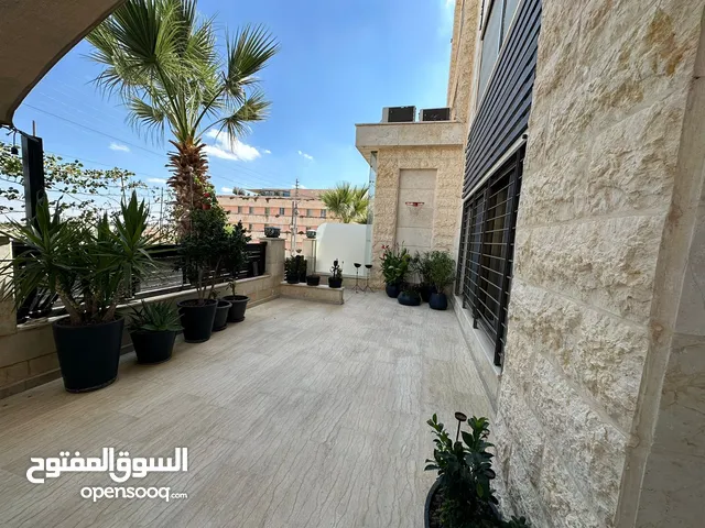 220 m2 3 Bedrooms Apartments for Sale in Amman Umm al Kundum