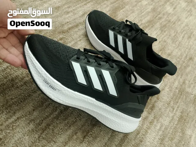 حذاء Adidas Ultra Boost     والثاني NIKE وارد اروبي غير مستخدمات
