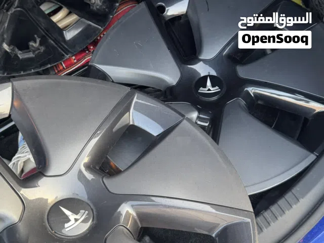 طاسات تسلا قياس 18 للبيع