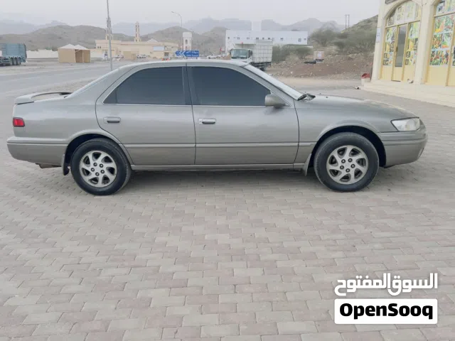 1998 تويوتا كامري LE