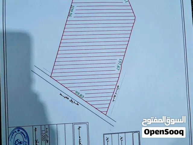 فرصة استثمارية نادرة للبيع – 4 هكتارات موقع مميز الموقع: منطقة النشيع – مباشرة بجانب ملعب القولف