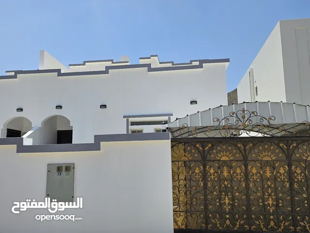 150 m2 2 Bedrooms Villa for Rent in Al Dakhiliya Bidbid
