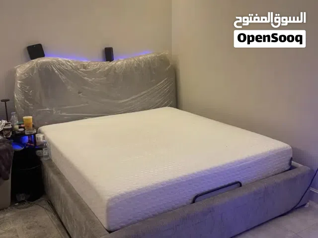 سرير من هوم بوكس ومرتبة من ايوا awa للبيع