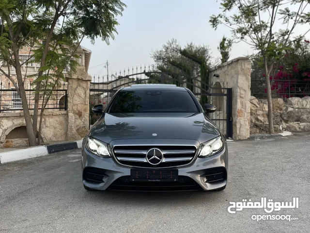 E220d ᄉ Mercedes-Benz
