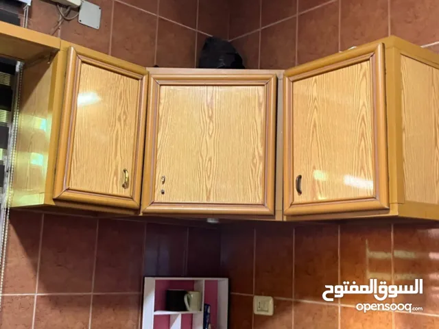 خزائن مطبخ ورخام عدد 3 وبالاضافه للمجلى