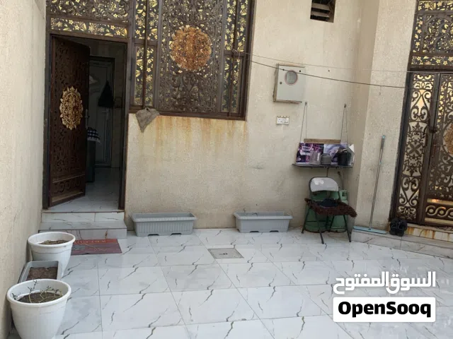 165 m2 2 Bedrooms Townhouse for Sale in Basra Bab Al Hawa