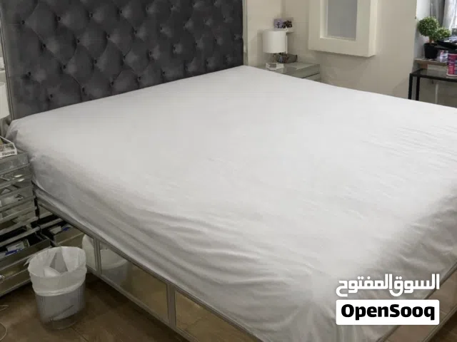 سرير من مفروشات احمد شريف