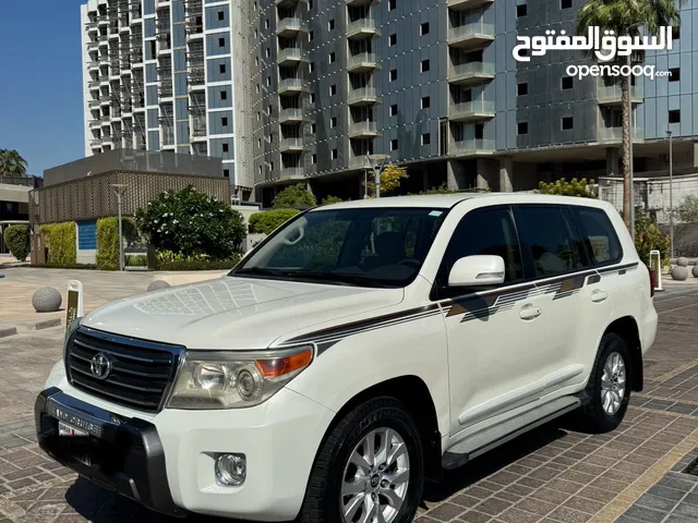 Land crusier gx 2015 in excellent condition Toyota service full original paint 12100 bd