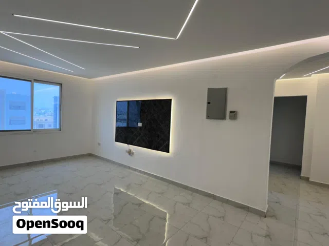 شقة غرفتين وصالة للايجار في العذيبة/Flat 2BHK For Rent In Azaiba