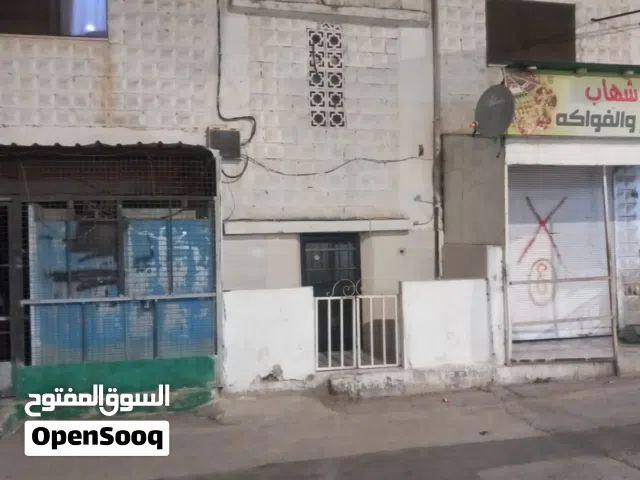 بيت طابق ثاني مدخل منفصل. 3 غرف وبرندة ومطبخ وحمام