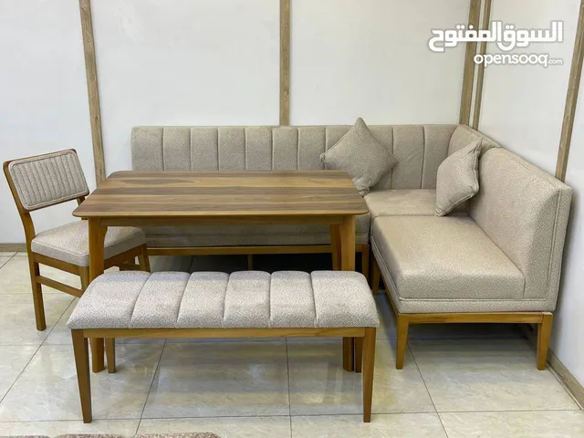 ميز طعام كورنر