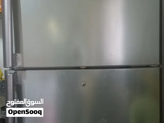 ثلاجة سامسونج نضيفه