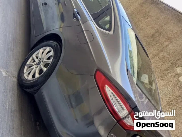 2018 فورد فيوجن SE
