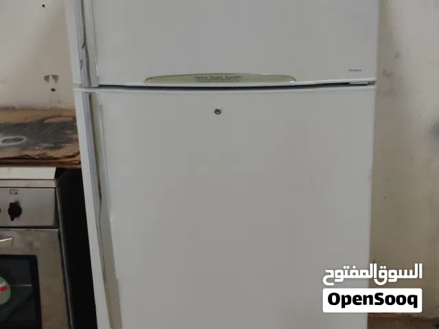 نبيع ثلاجه توشيبا حجم كبير 22 قدم بحاله ممتازه استخدام خفيف معا التوصل التشغيل والكفاله تبريد وتجميد