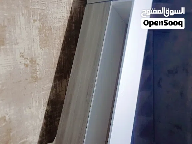 طاولة شاشة