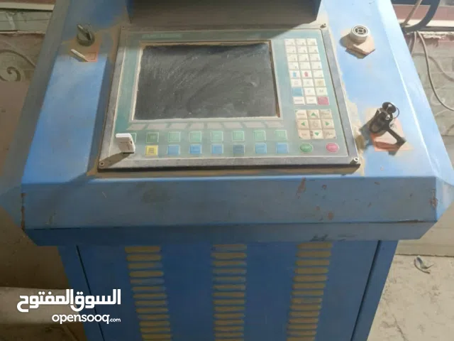 ماكنه سي إن سي مستعمله شغاله حجمه 1,5×3 نوعه صيني