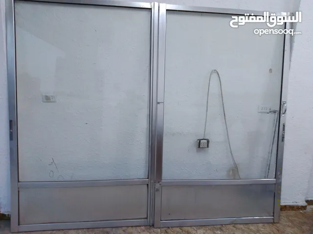 واجهة المنيوم سحاب عرض 2.55 متر ارتفاع 2.10 متر بحالة ممتازة بسعر مغري