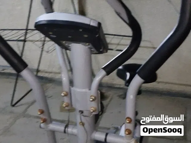 بايسكل رياضي ثابت مستخدم قليل جدا للبيع.. يمكن استخدامه وقوفا او جلوسا..