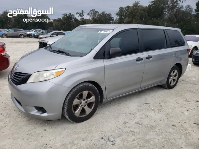 Toyota sienna Model 2015 Color silver miles 121522 Vcc paper 7 seater run& drive American spece
