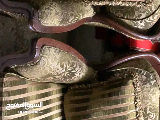 طقم كنب خشب زان 7 مقاعد و نظيف استعمال بسيط