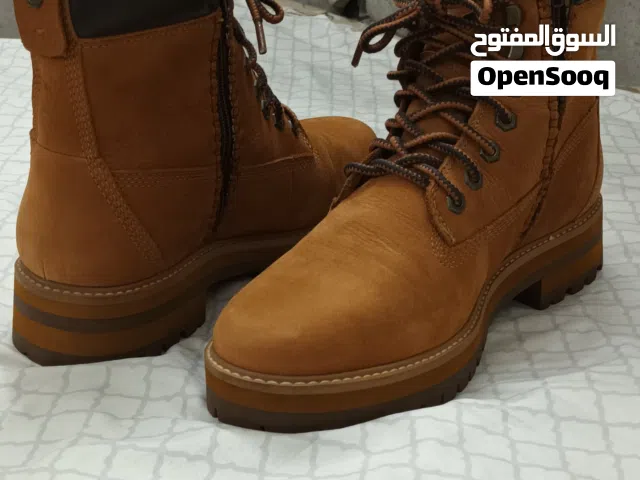 (إقرأ الوصف) بوت ماركة تمبرلاند(Timberland) العالمية قياس 43 جلد طبيعي مقاوم للماء ب 105 ألف دينار