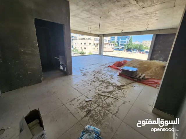 مكتب تجاري فاخر جدا للبيع في أفضل مواقع الدوار السابع  موقع حيوي   الرقم المرجعي : 4015